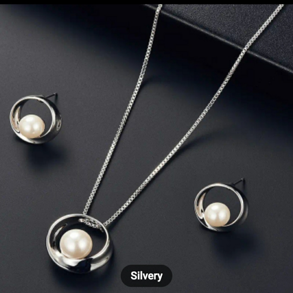 Hollow Pearl Jewelry Set Silver